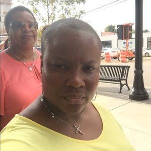 Meet your Posher, Courtney